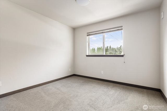 1651 SW Mulberry Place #E204, Oak Harbor, WA 98277