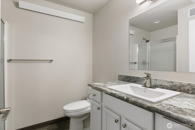 1651 SW Mulberry Place #E204, Oak Harbor, WA 98277