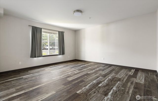 1651 SW Mulberry Place #E204, Oak Harbor, WA 98277