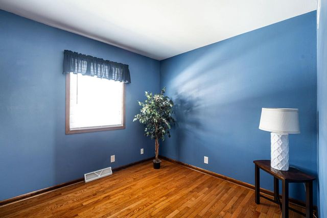 2143 MacArthur ROAD, Waukesha, WI 53188