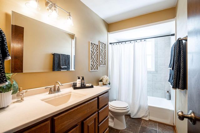 2143 MacArthur ROAD, Waukesha, WI 53188