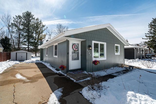 2143 MacArthur ROAD, Waukesha, WI 53188