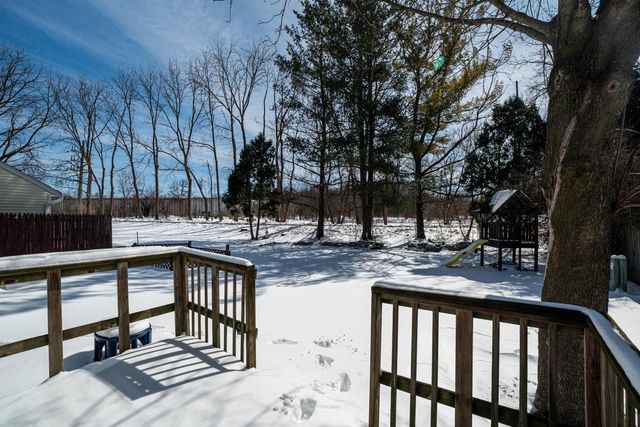 2143 MacArthur ROAD, Waukesha, WI 53188