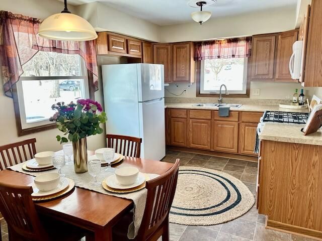 2143 MacArthur ROAD, Waukesha, WI 53188