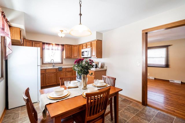 2143 MacArthur ROAD, Waukesha, WI 53188