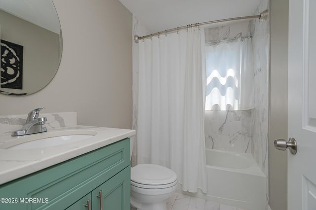 60 Midvale Lane, Willingboro, NJ 08046