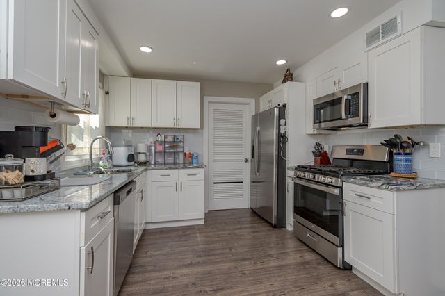 60 Midvale Lane, Willingboro, NJ 08046