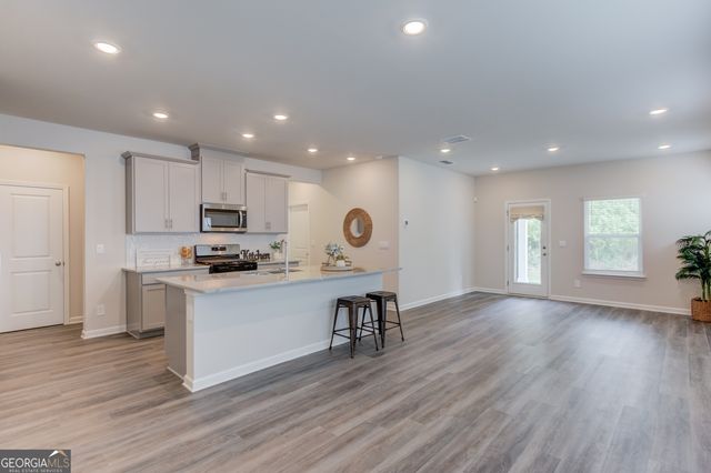 1325 Lyon Way Drive, Lawrenceville, GA 30044