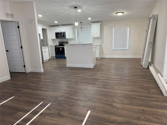 3556 E C 462, Wildwood, FL 34785