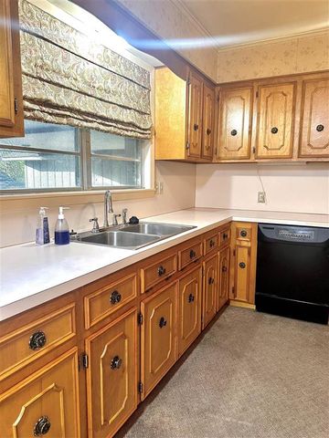 401 Oak Street, Dequincy, LA 70633