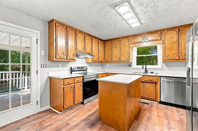 2140 Amberly Glen Way, Dacula, GA 30019