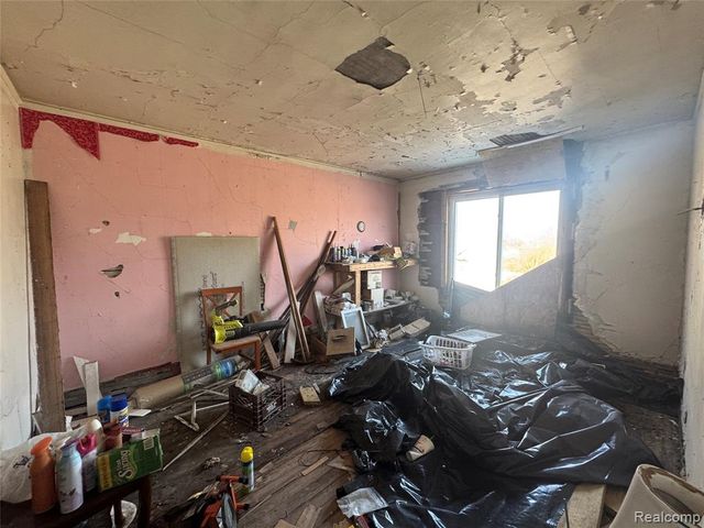 5865 Seneca Street, Detroit, MI 48213