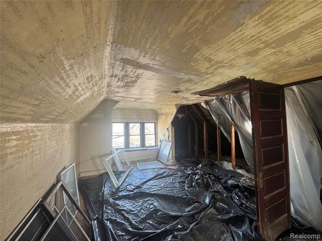 5865 Seneca Street, Detroit, MI 48213