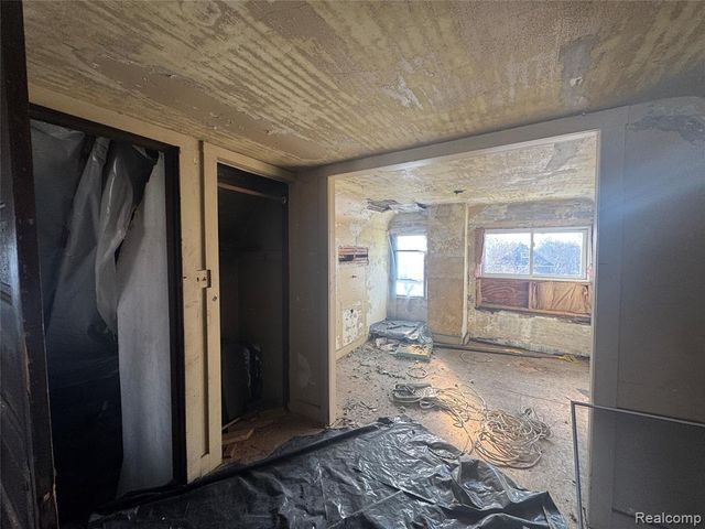 5865 Seneca Street, Detroit, MI 48213