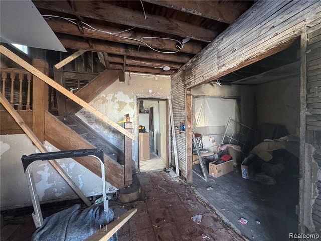 5865 Seneca Street, Detroit, MI 48213