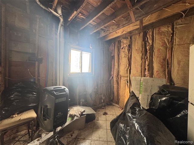 5865 Seneca Street, Detroit, MI 48213