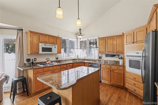 6501 Southampton Drive, Independence Charter Township, MI 48346
