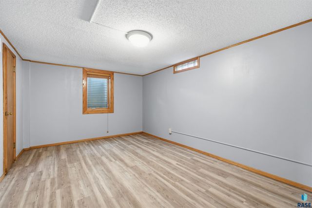 2316 S Phillips Ave Avenue, Sioux Falls, SD 57105