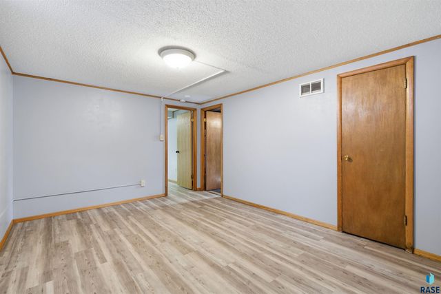 2316 S Phillips Ave Avenue, Sioux Falls, SD 57105