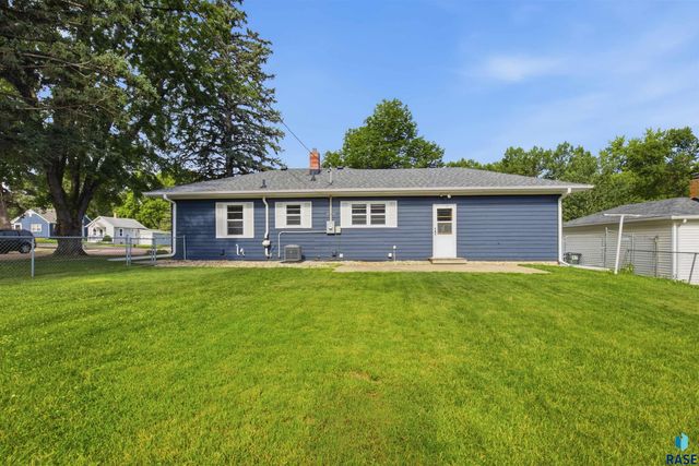 2316 S Phillips Ave Avenue, Sioux Falls, SD 57105
