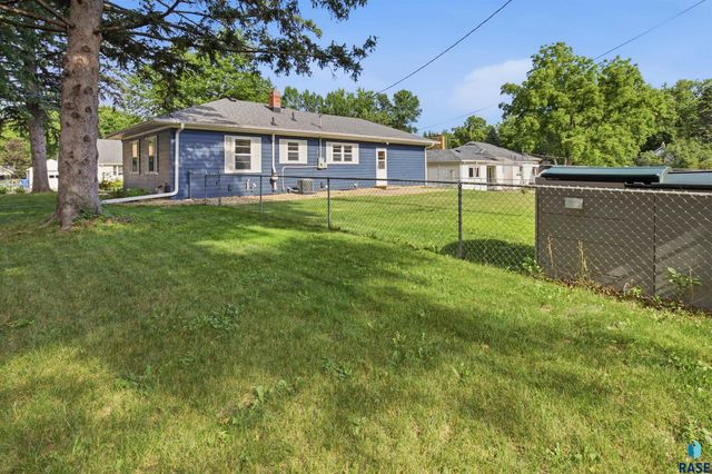 2316 S Phillips Ave Avenue, Sioux Falls, SD 57105