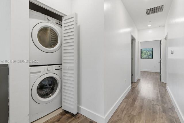 913 NW 45th Ter, Plantation, FL 33317