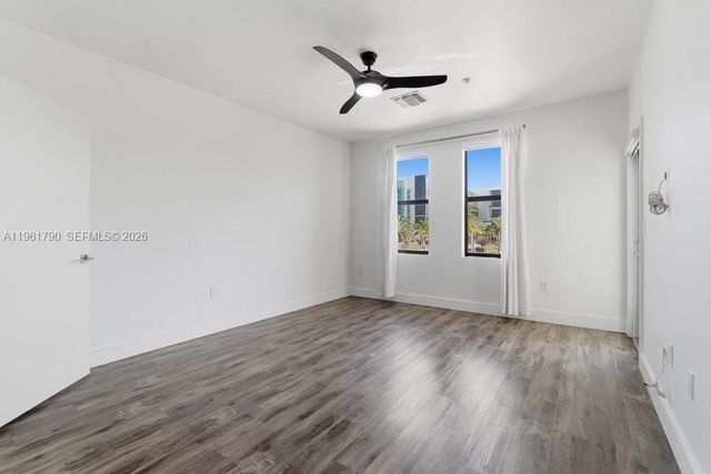 913 NW 45th Ter, Plantation, FL 33317