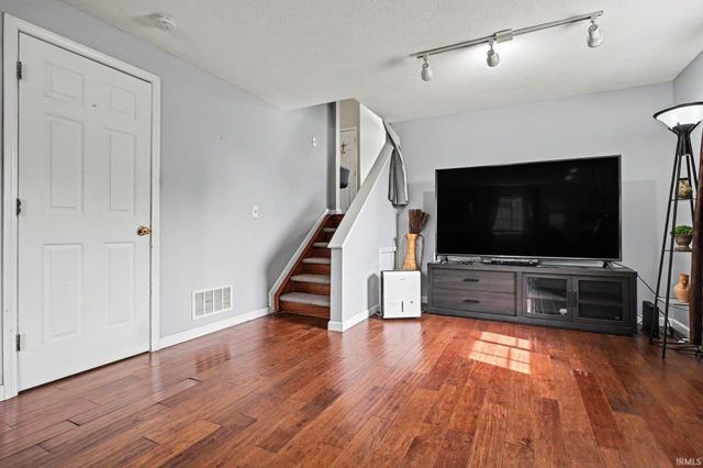 27674 Bison Ridge, Elkhart, IN 46514