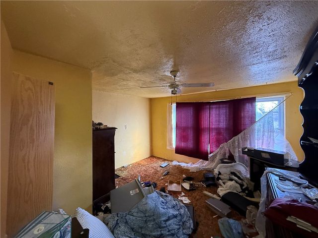 211 Division St, Braddock, PA 15104