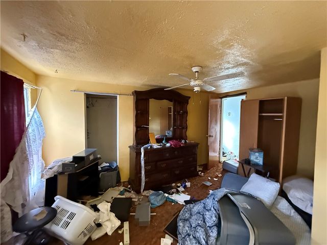 211 Division St, Braddock, PA 15104