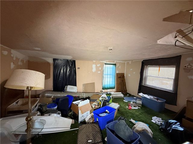 211 Division St, Braddock, PA 15104