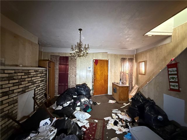 211 Division St, Braddock, PA 15104