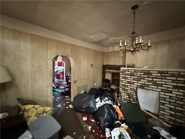 211 Division St, Braddock, PA 15104