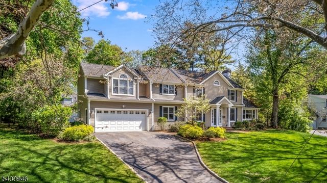 34 West Dr, Livingston Twp., NJ 07039