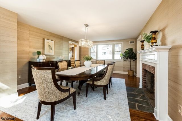 34 West Dr, Livingston Twp., NJ 07039