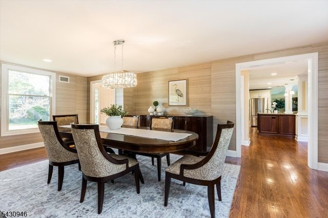 34 West Dr, Livingston Twp., NJ 07039