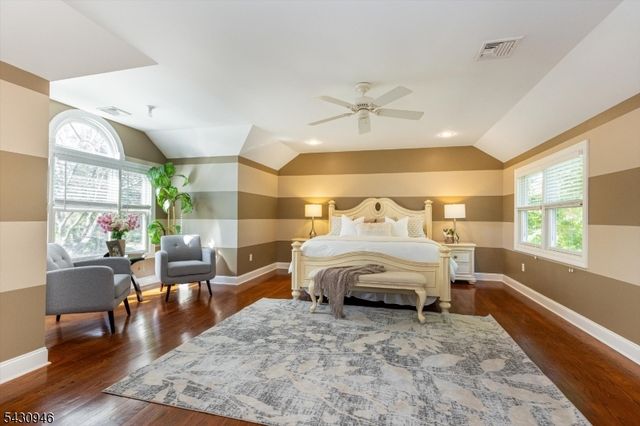 34 West Dr, Livingston Twp., NJ 07039