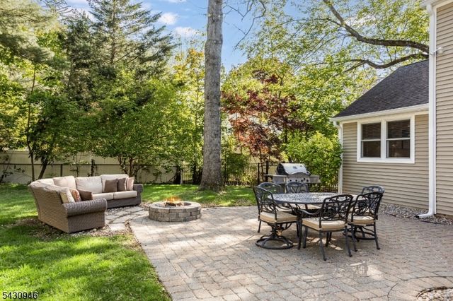 34 West Dr, Livingston Twp., NJ 07039