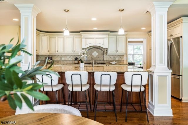 34 West Dr, Livingston Twp., NJ 07039
