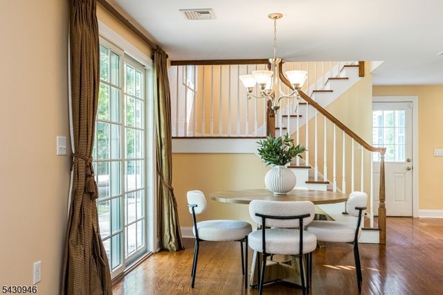 34 West Dr, Livingston Twp., NJ 07039