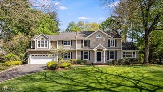 34 West Dr, Livingston Twp., NJ 07039