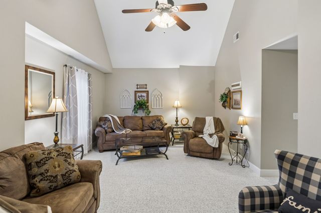 1189 McCoury Ln, Spring Hill, TN 37174