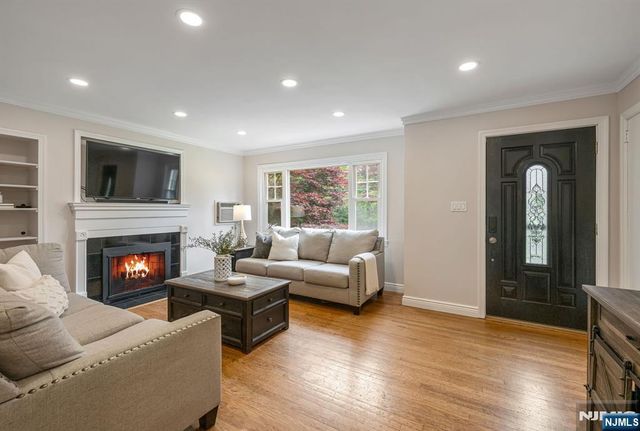 419 Wyckoff Avenue, Ramsey, NJ 07446