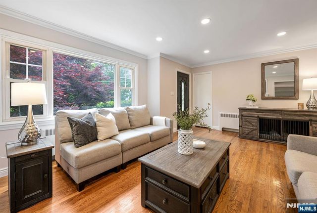 419 Wyckoff Avenue, Ramsey, NJ 07446