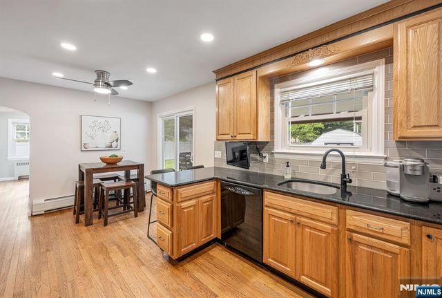 419 Wyckoff Avenue, Ramsey, NJ 07446
