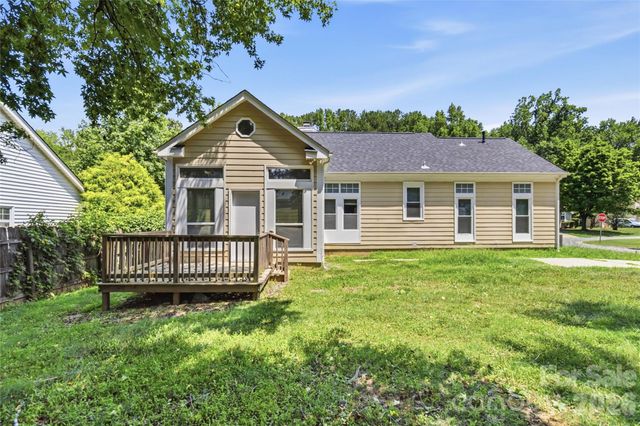 6136 Sunbridge Court, Charlotte, NC 28269