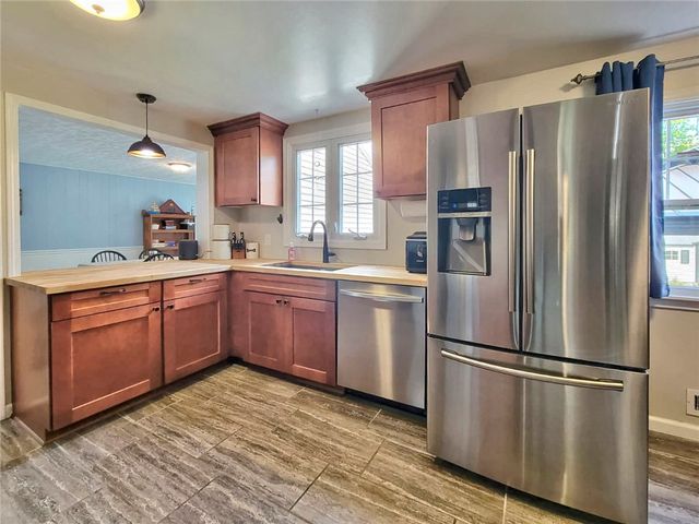 33 Mercedes Drive, Chili, NY 14624