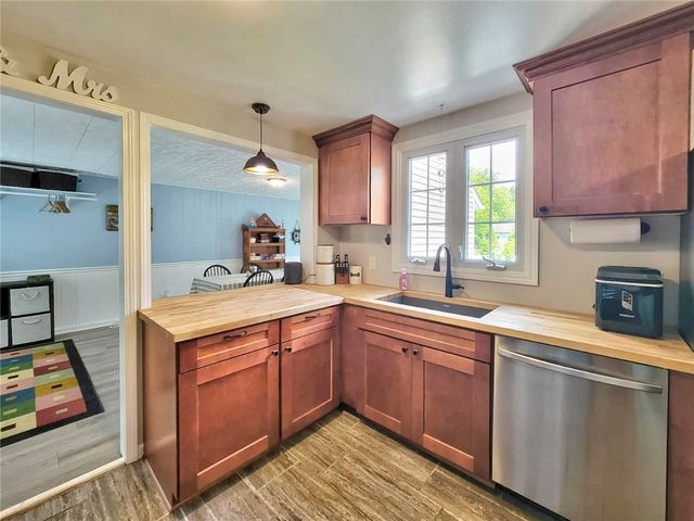 33 Mercedes Drive, Chili, NY 14624