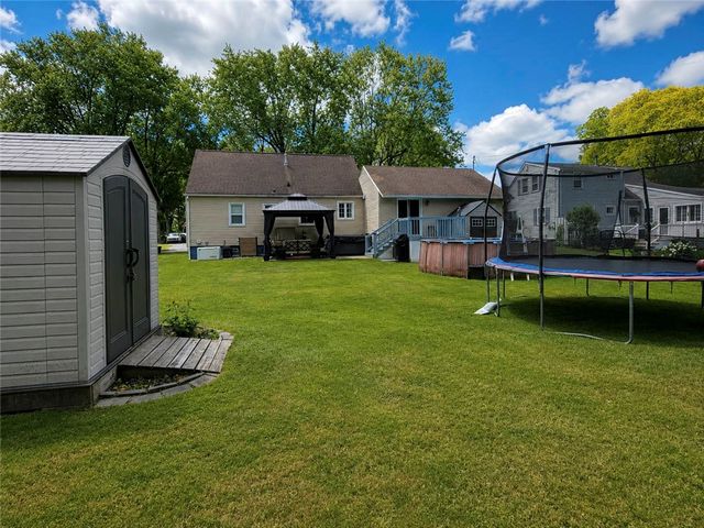 33 Mercedes Drive, Chili, NY 14624