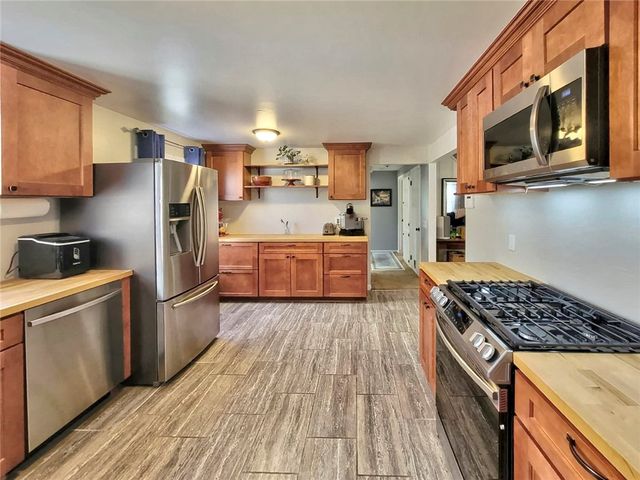 33 Mercedes Drive, Chili, NY 14624